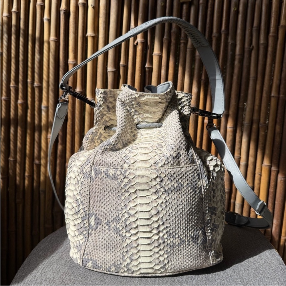 Textured Python Beige-Gray Drawstring Bucket Shoulder Bag - Picture 2 of 6